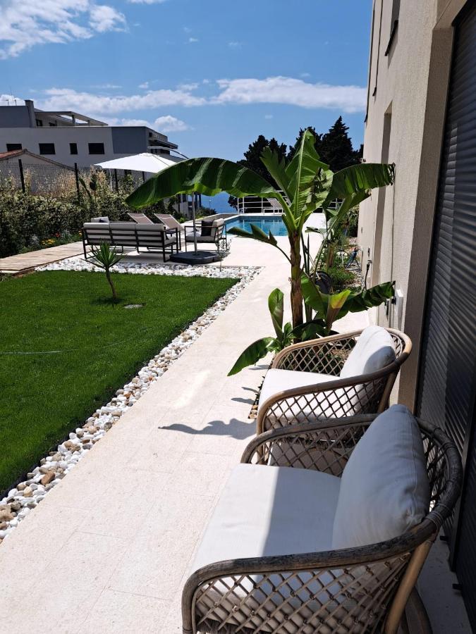 Apartment With Private Pool Split Eksteriør billede