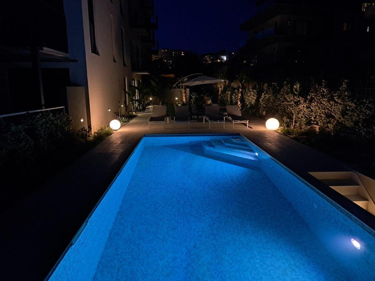 Apartment With Private Pool Split Eksteriør billede