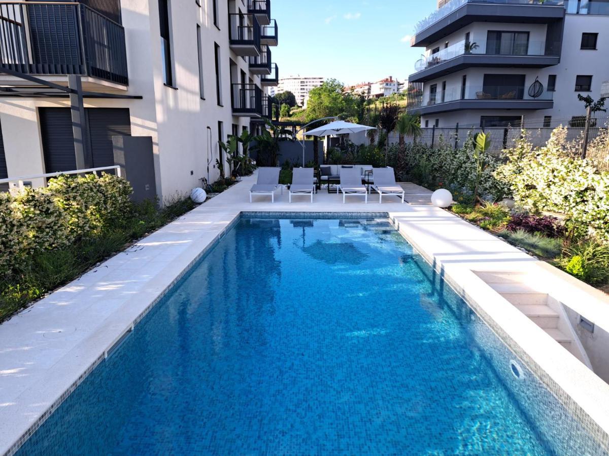 Apartment With Private Pool Split Eksteriør billede