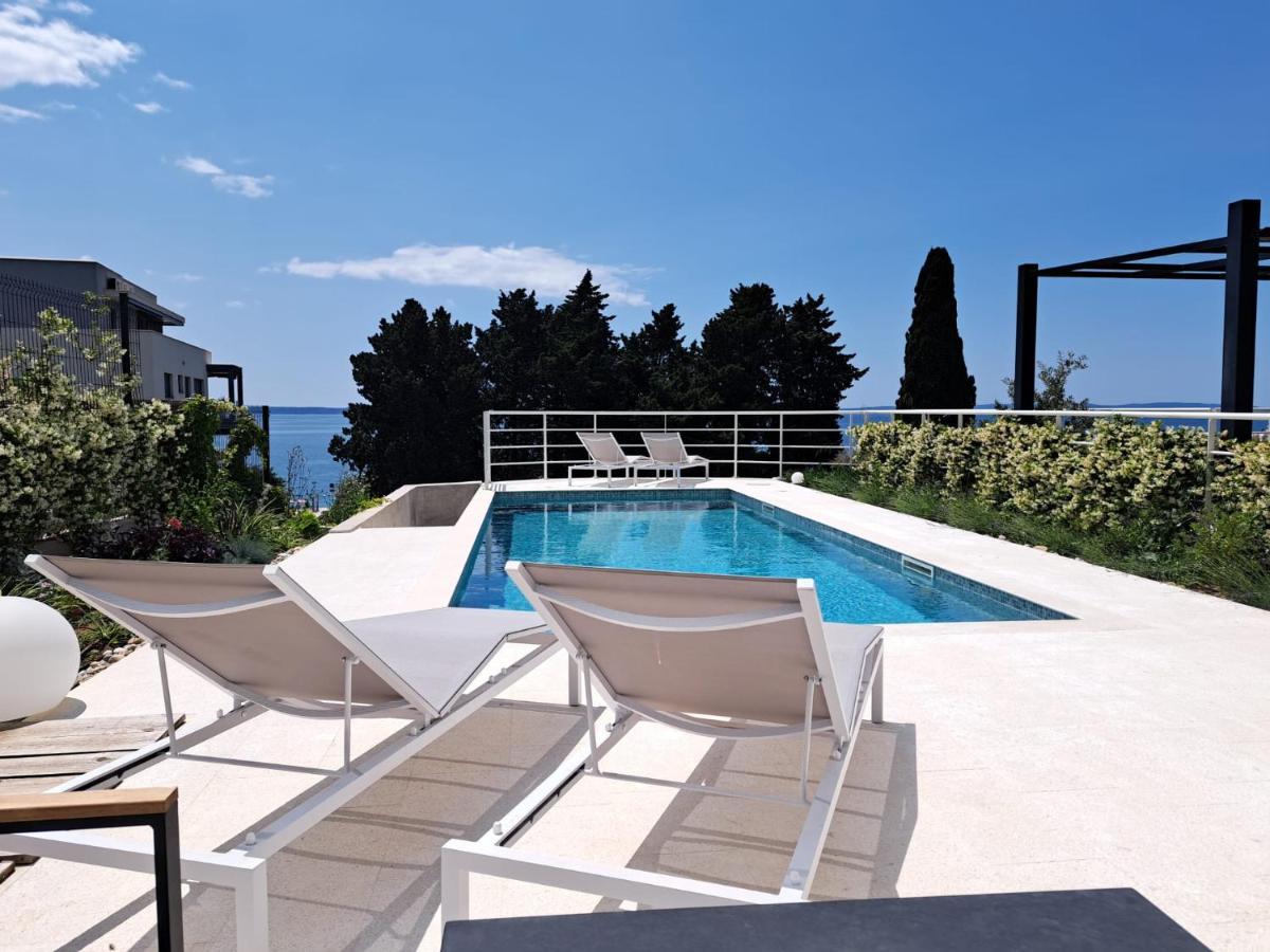 Apartment With Private Pool Split Eksteriør billede