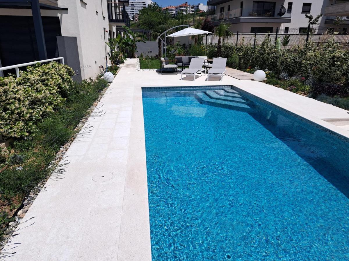 Apartment With Private Pool Split Eksteriør billede
