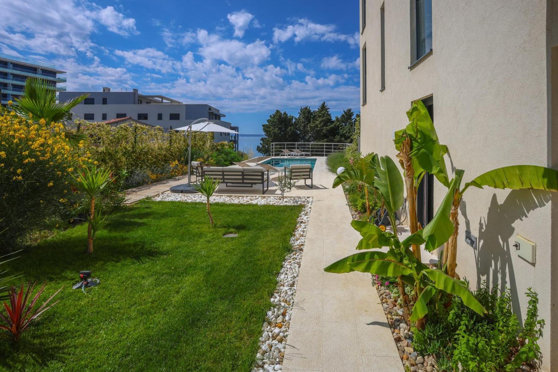 Apartment With Private Pool Split Eksteriør billede