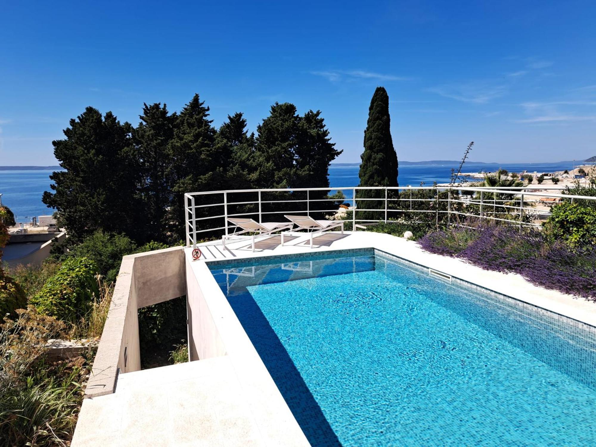Apartment With Private Pool Split Eksteriør billede